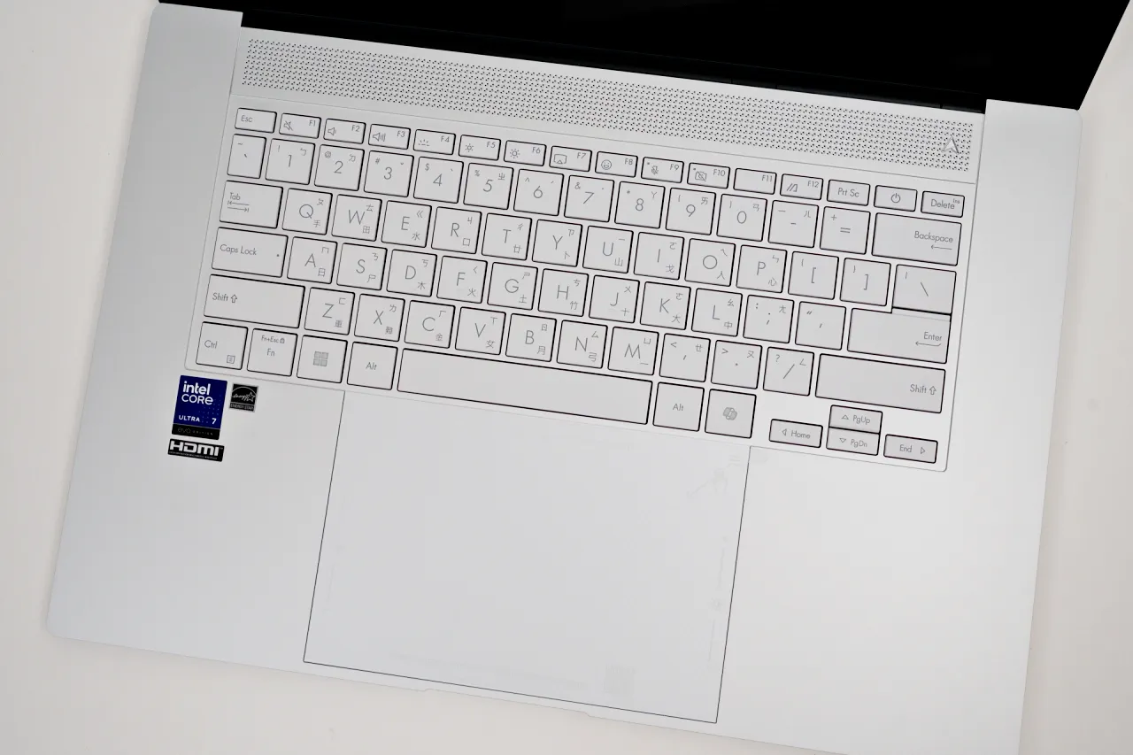 05cf9e524f87c6d1ab26e3d5e2cf5798 - 開箱|ASUS Zenbook S16 (UX5606) Ultra7-258V