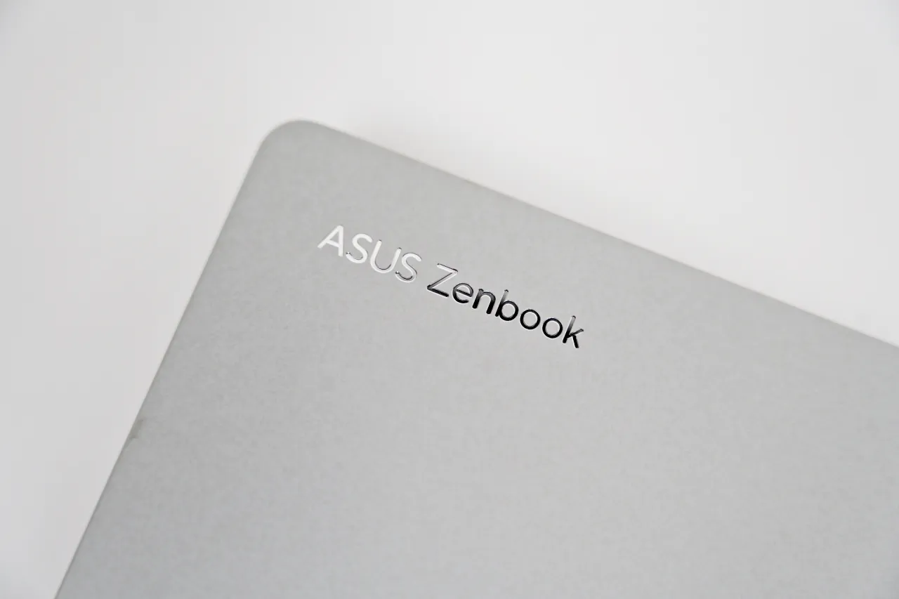 4eb3272de30567bd28545a2c227b1a36 - 開箱|ASUS Zenbook S16 (UX5606) Ultra7-258V