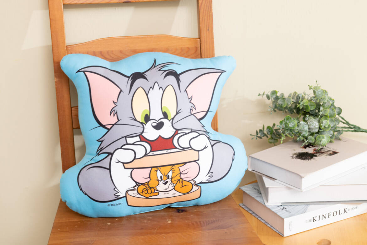 05 1 湯姆貓與傑利鼠雙面裁型抱枕 - 「湯姆貓與傑利鼠：來玩吧！！」全新特展12月30日松山文創園區熱鬧回歸